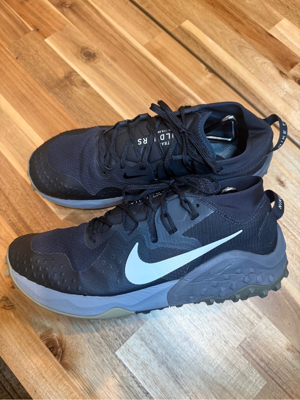 Nike Men’s Wildhorse trail running Shoes with White Swoosh
